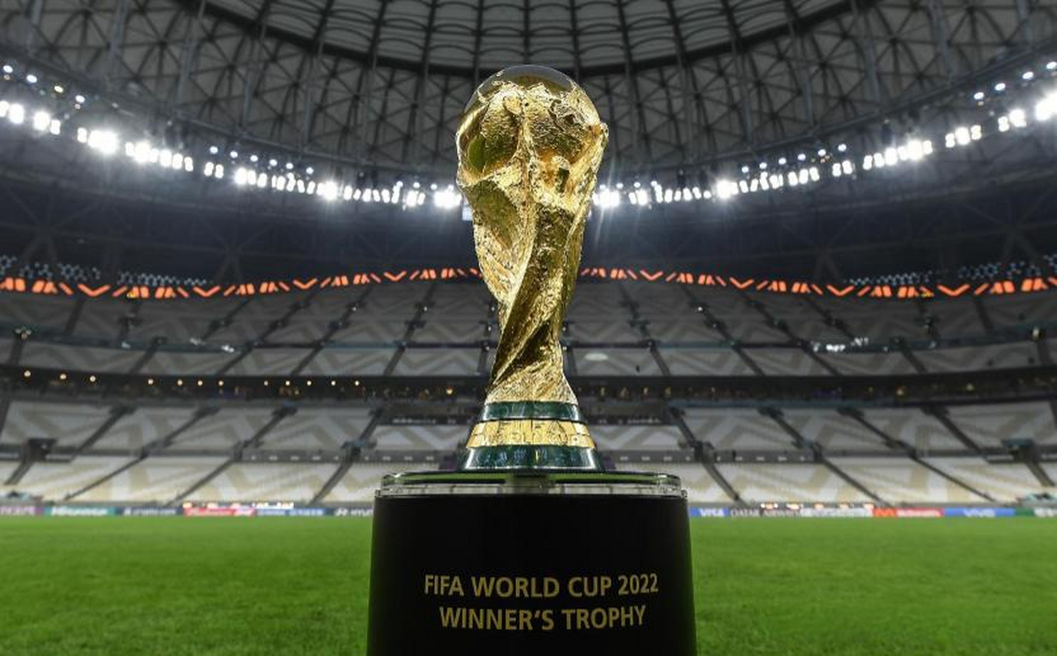 外野方向拉 外野方向拉